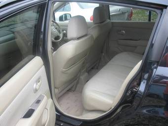 2005 Nissan Tiida Photos