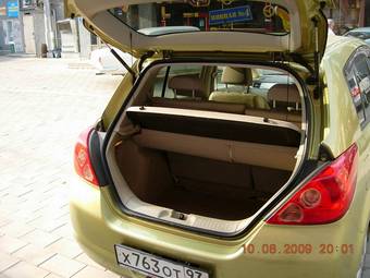 2005 Nissan Tiida Pictures