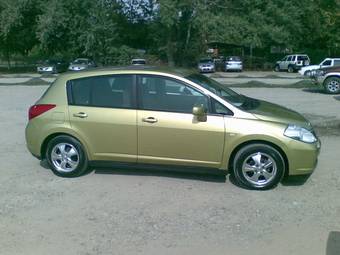 2005 Nissan Tiida Photos