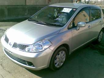 2006 Nissan Tiida Photos