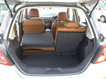 2006 Nissan Tiida Pictures