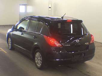 2006 Nissan Tiida Pictures