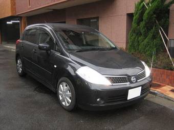 2006 Nissan Tiida Pictures