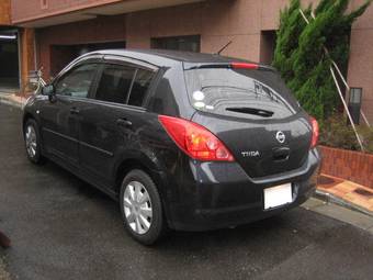 2006 Nissan Tiida Pictures