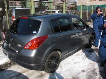 2006 Nissan Tiida Pics