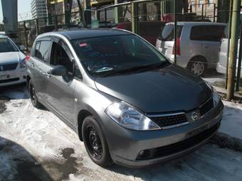 2006 Nissan Tiida Pictures