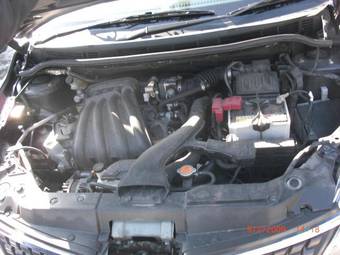 2006 Nissan Tiida Photos