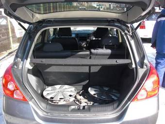 2006 Nissan Tiida Images