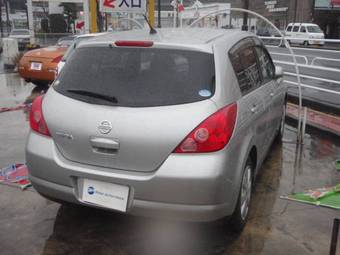 2006 Nissan Tiida Pictures