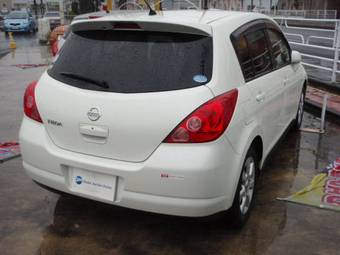 2006 Nissan Tiida Pictures