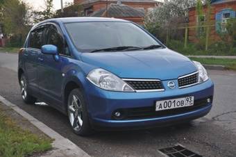 2006 Nissan Tiida Photos