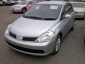 2006 Nissan Tiida Pictures