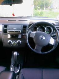 2006 Nissan Tiida Pictures