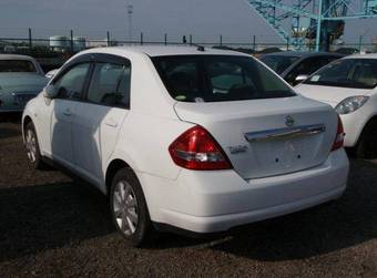 2006 Nissan Tiida Photos