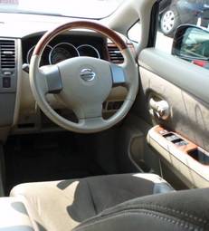 2006 Nissan Tiida Pictures