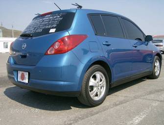 2006 Nissan Tiida Photos