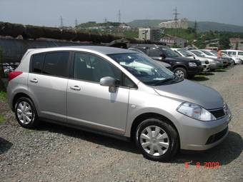 2006 Nissan Tiida Photos