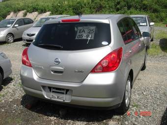 2006 Nissan Tiida Photos