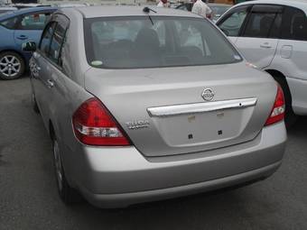 2006 Nissan Tiida Images