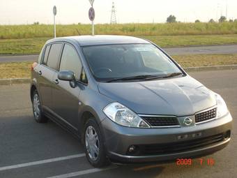 2006 Nissan Tiida Photos