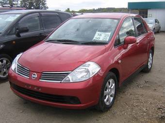 2006 Nissan Tiida Photos