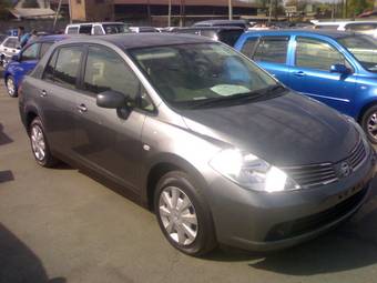 2006 Nissan Tiida Photos