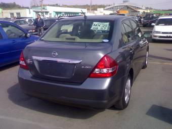 2006 Nissan Tiida Photos