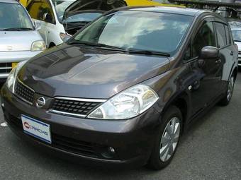 2007 Nissan Tiida Photos