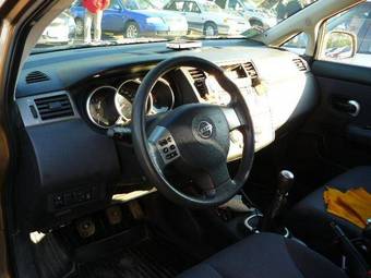 2007 Nissan Tiida Pictures