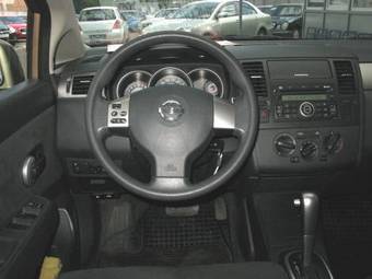 2007 Nissan Tiida Photos