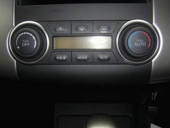 2008 Nissan Tiida Pictures