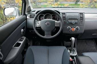 2008 Nissan Tiida Pictures