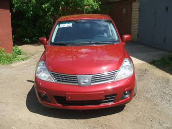 2008 Nissan Tiida Wallpapers