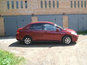 2008 Nissan Tiida Images