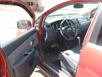 2008 Nissan Tiida Pictures
