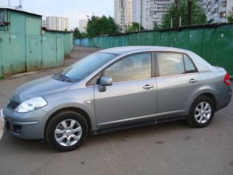 2008 Nissan Tiida Pictures