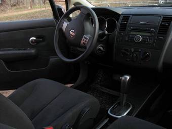 2008 Nissan Tiida Images