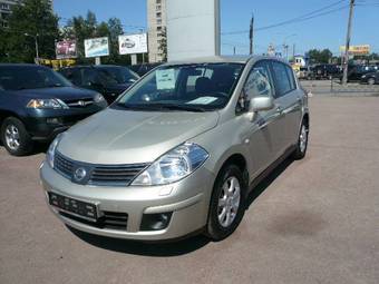 2008 Nissan Tiida Pictures