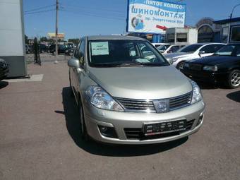 2008 Nissan Tiida Pictures