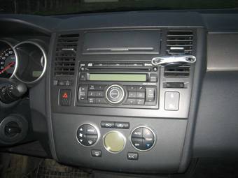 2008 Nissan Tiida Photos