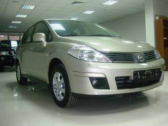 2008 Nissan Tiida Photos