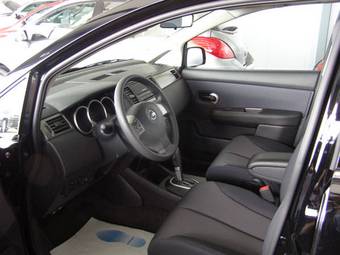 2008 Nissan Tiida Images
