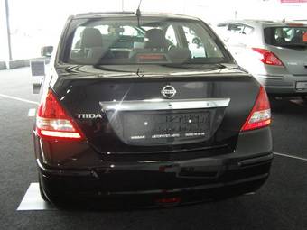 2008 Nissan Tiida Pictures