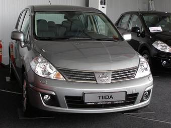 2008 Nissan Tiida Pictures