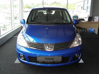 2008 Nissan Tiida Pictures