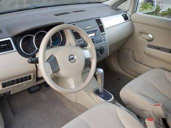 2008 Nissan Tiida Pictures