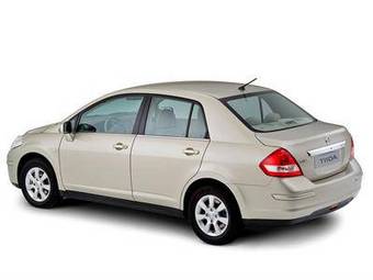 2008 Nissan Tiida Pictures