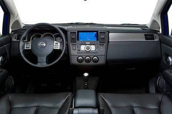 2008 Nissan Tiida Pictures