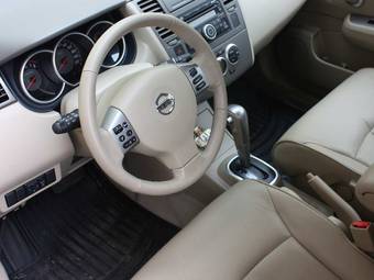 2008 Nissan Tiida Pictures