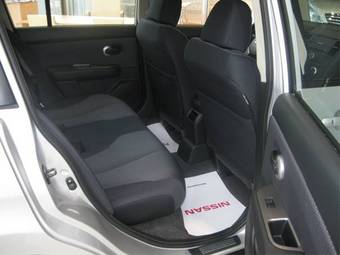 2008 Nissan Tiida Pictures